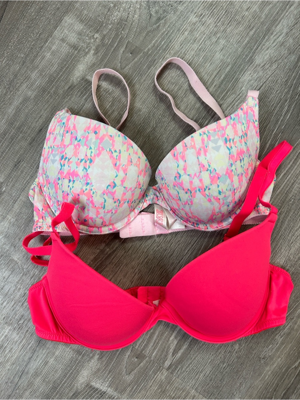 Lot of 2 Victoria’s Secret PINK Wear Everywhere Push Up Bras